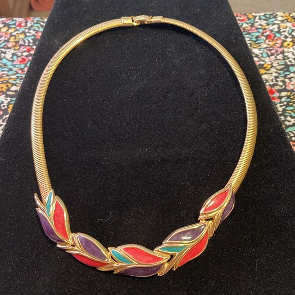 Vintage gold tone and enamel choker style /collar necklace. - Picture 3 of 6